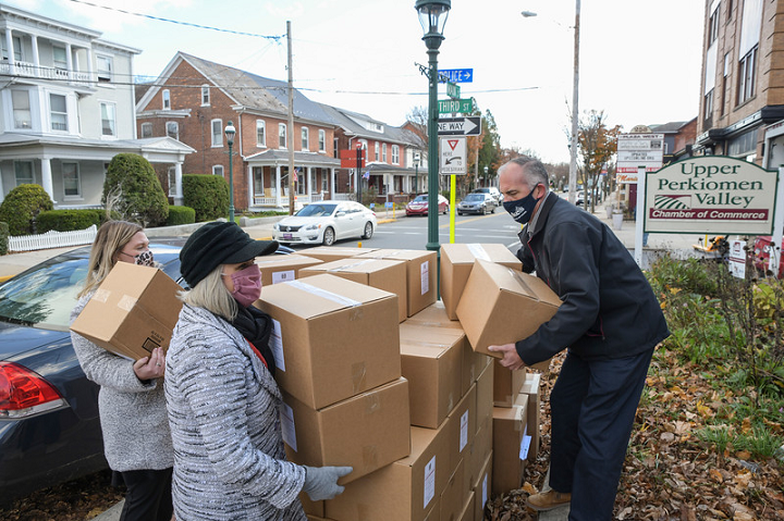 St. Luke’s Supports the Upper Perkiomen Valley Chambers PPE Drive