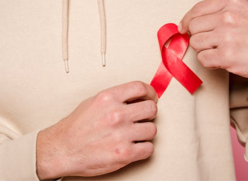 hands holding a red robbin